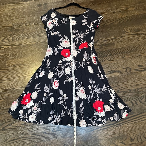Ann Taylor LOFT Floral Fit & Flare Dress – Size M - Picture 5 of 7